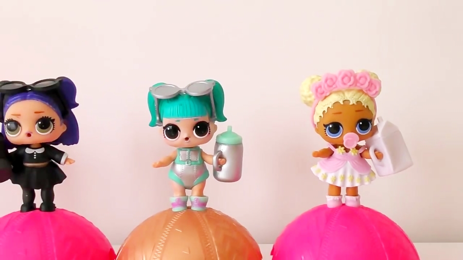 دیانا و اسباب بازی ها - عروسک جدید در تخم مرغ شانسی